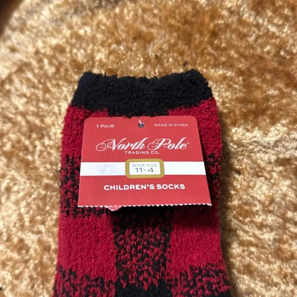 North Pole Trading Co. Head-To-Toe Buffalo Kid 1 Pair Slipper Socks Red & Black